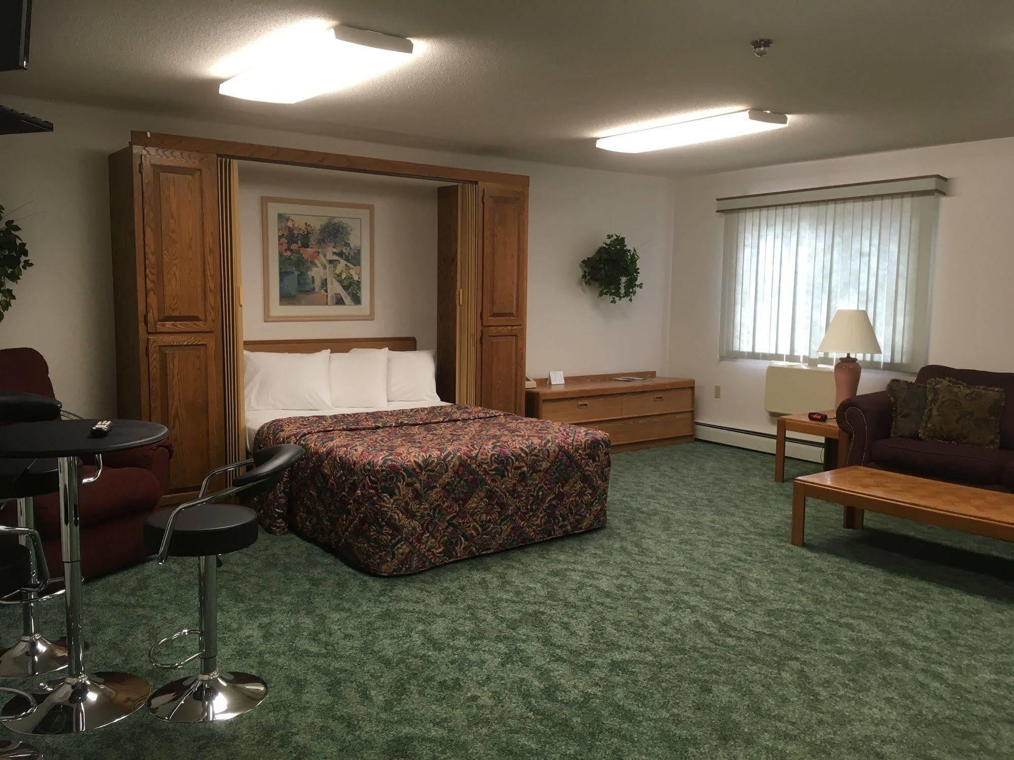 Value Host Motor Inn 马凯特 外观 照片