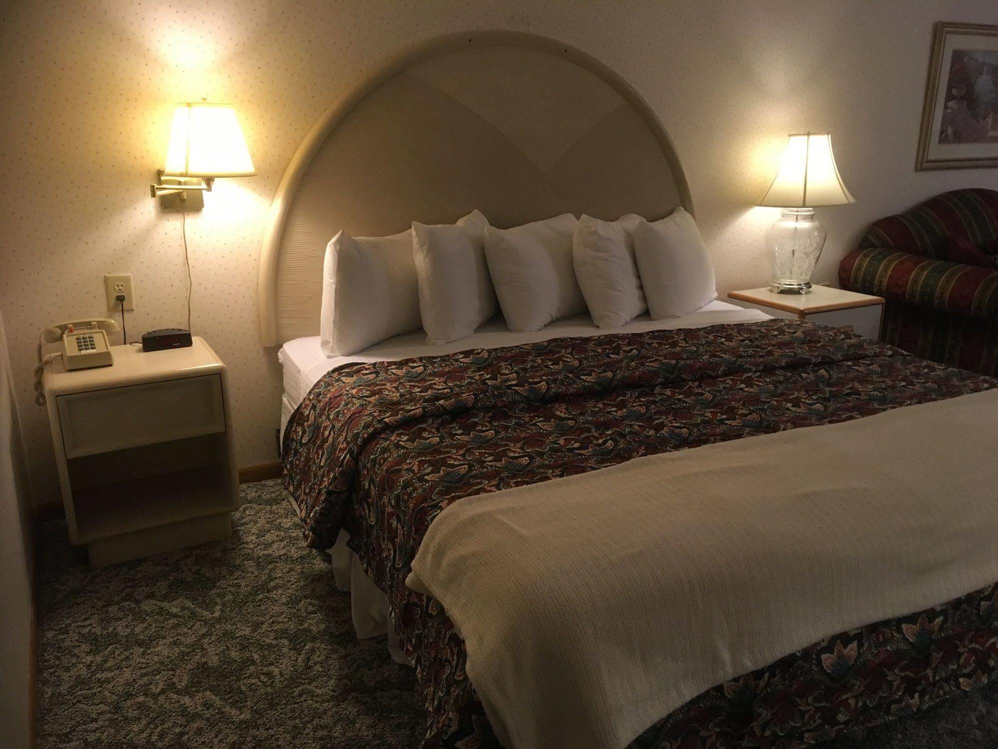 Value Host Motor Inn 马凯特 外观 照片