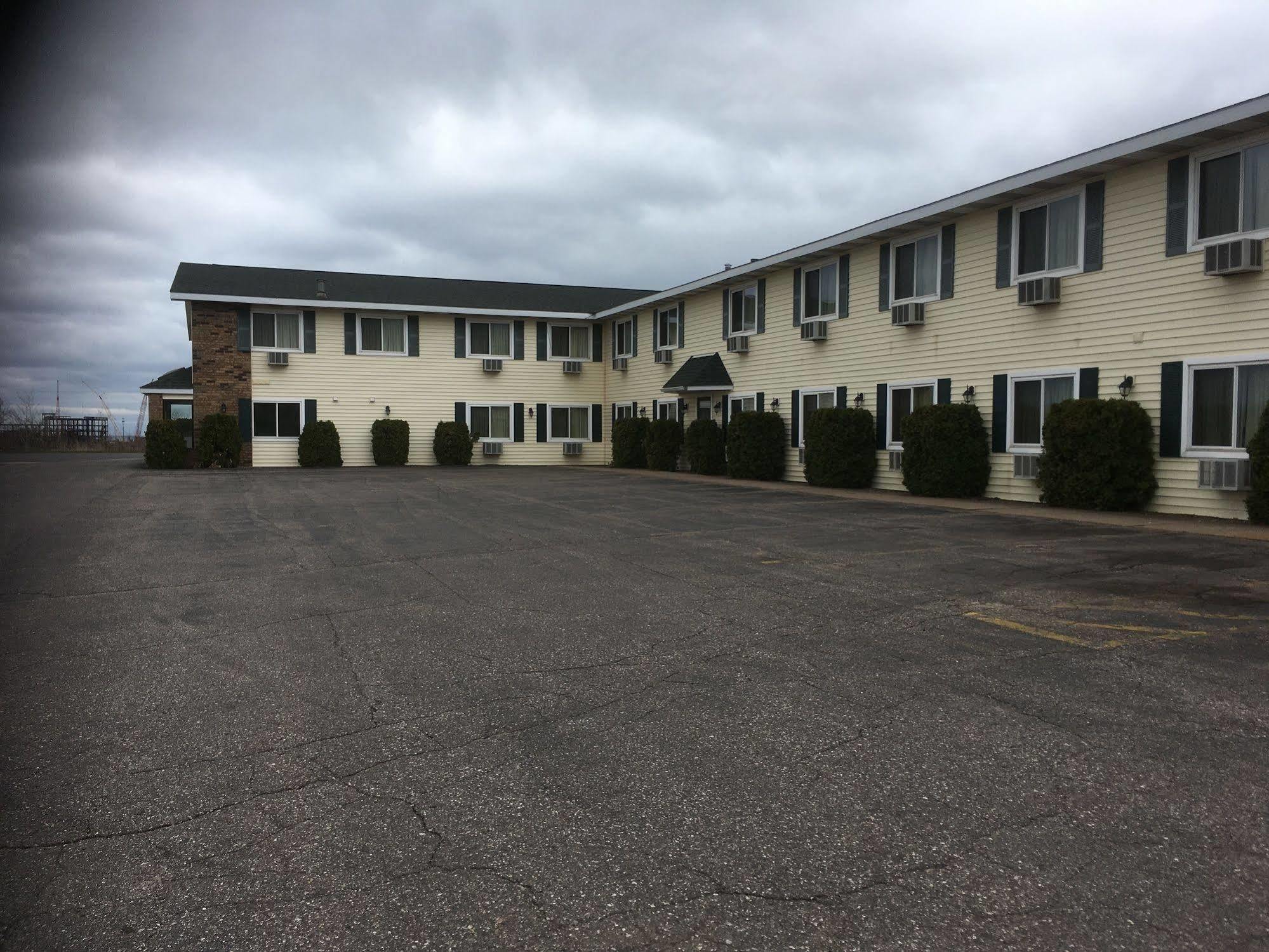 Value Host Motor Inn 马凯特 外观 照片